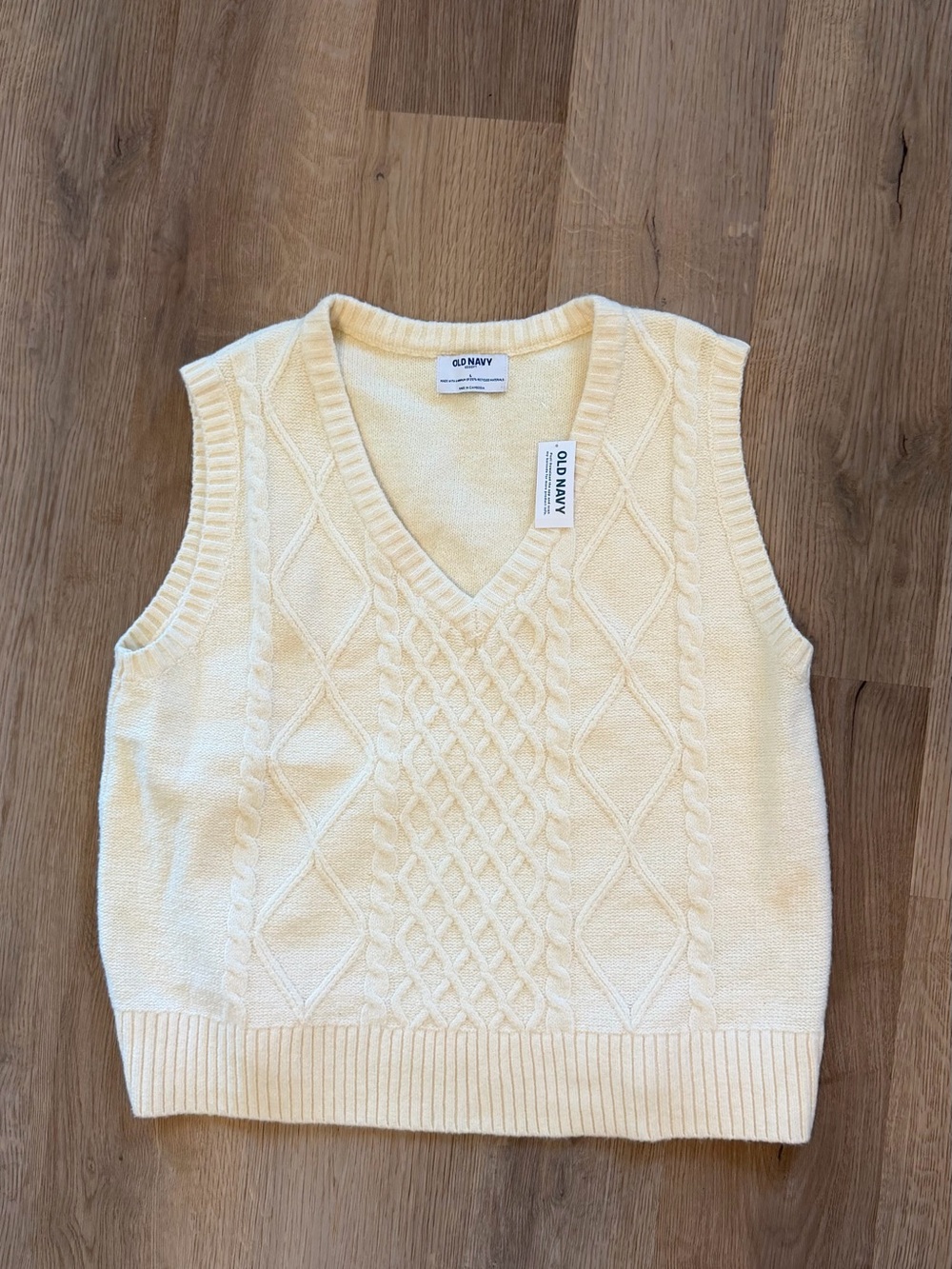 NWT Old Navy Cable Knit Sweater Vest Cream Ivory Size Large